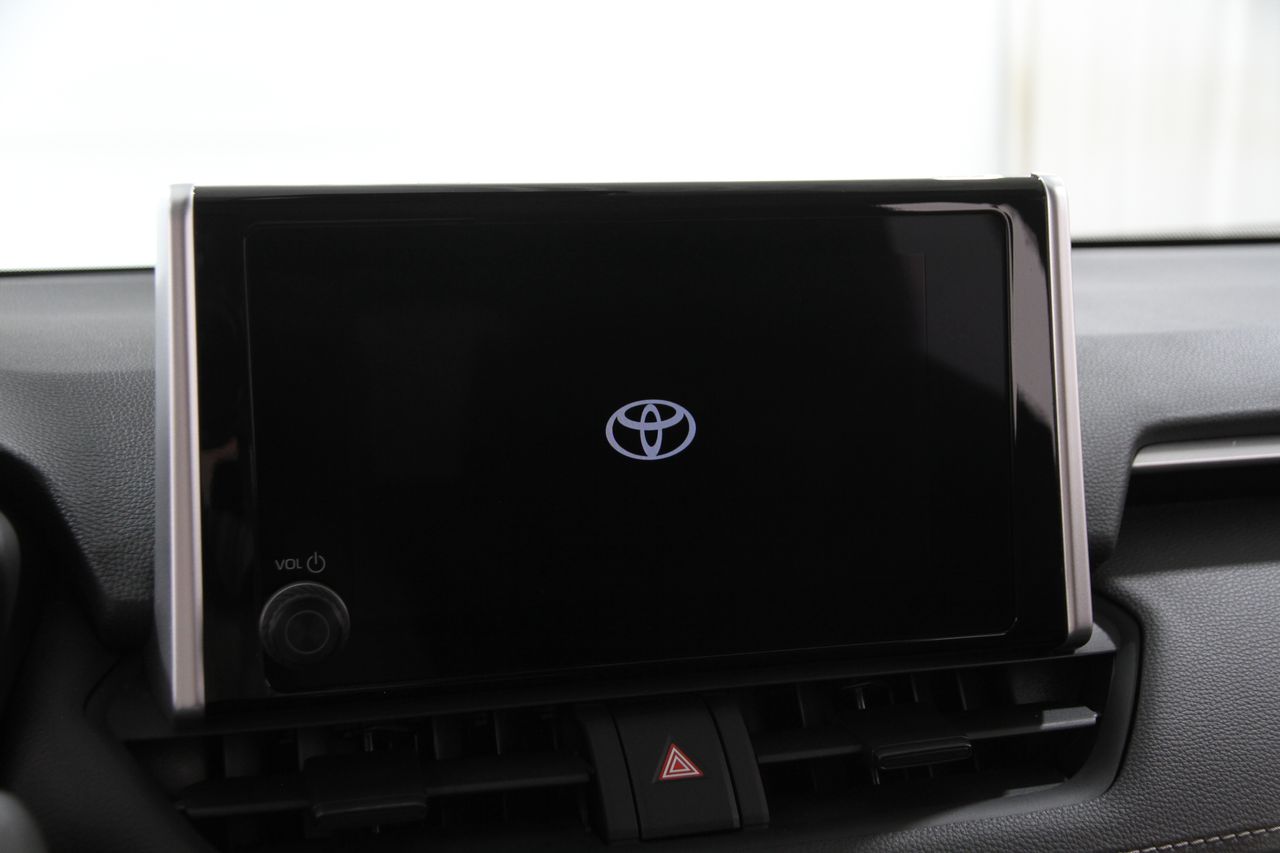 2024 Toyota RAV4 XLE photo 9