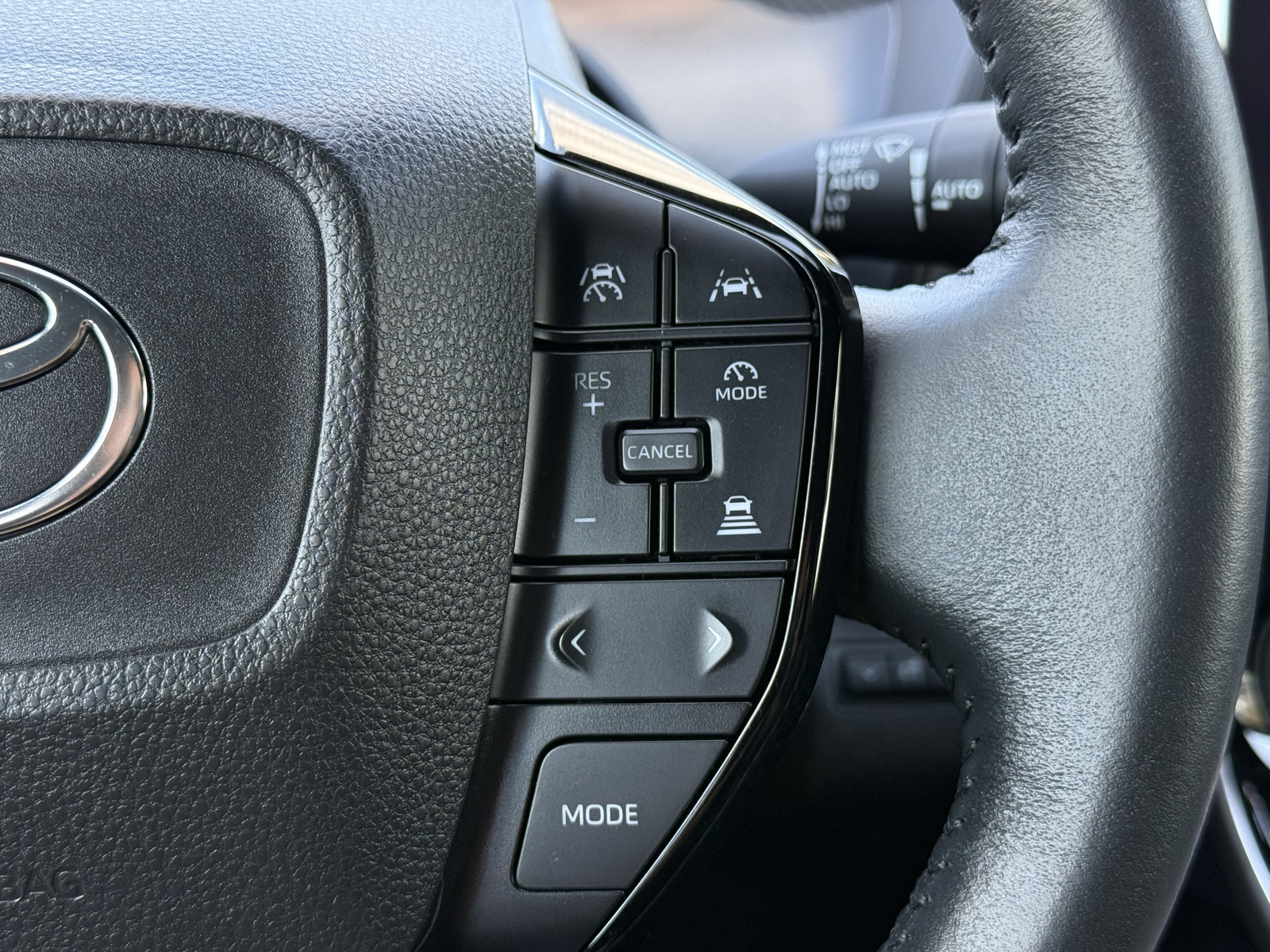 2024 Toyota bZ4X XLE photo 25