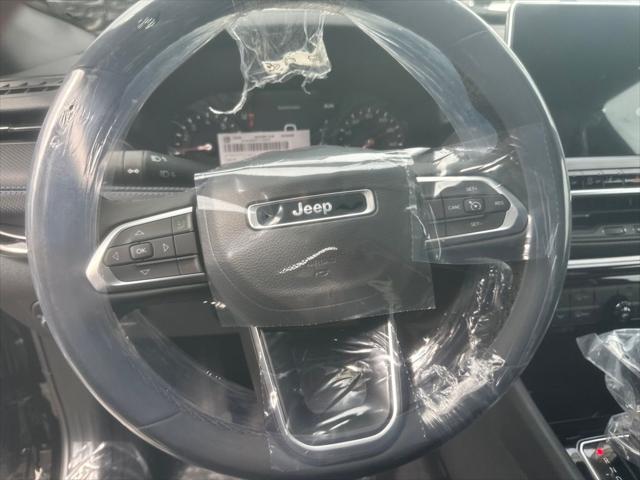 2026 Jeep Compass Latitude photo 3