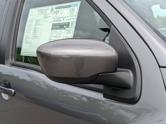 2025 Nissan Frontier SV photo 11
