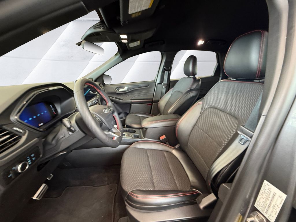2024 Ford Escape ST-Line photo 7