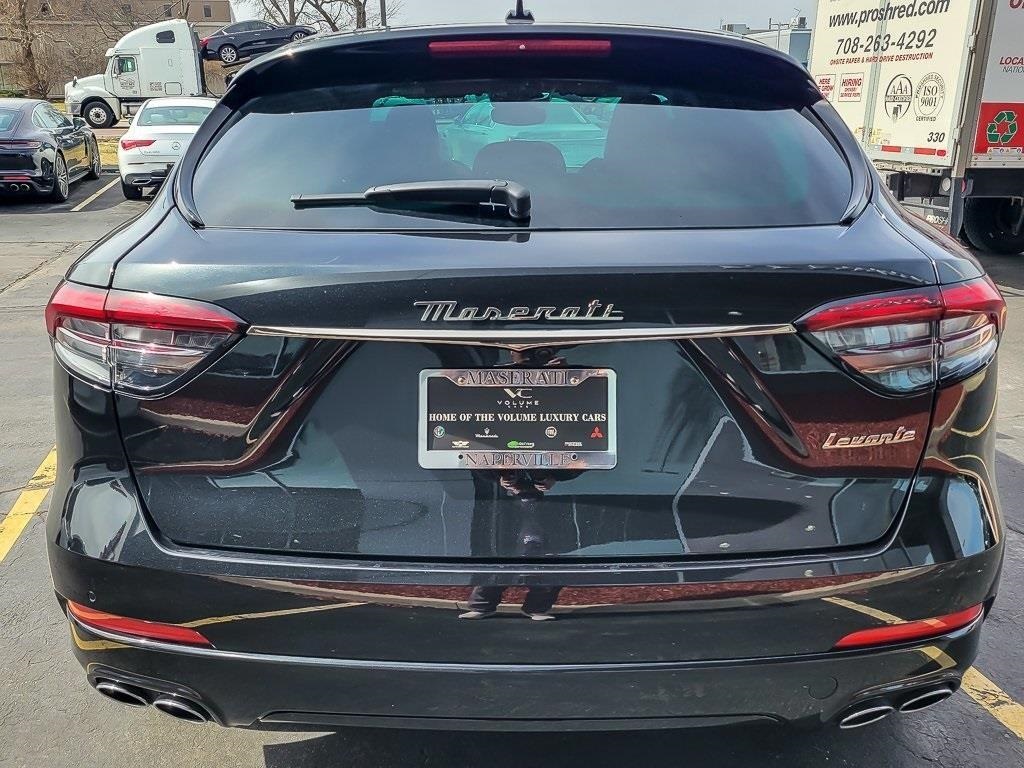 2024 Maserati Levante GT photo 4