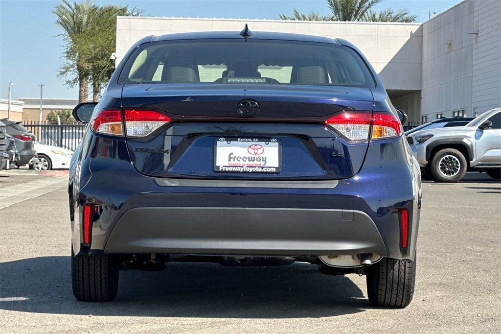 2025 Toyota Corolla LE photo 5