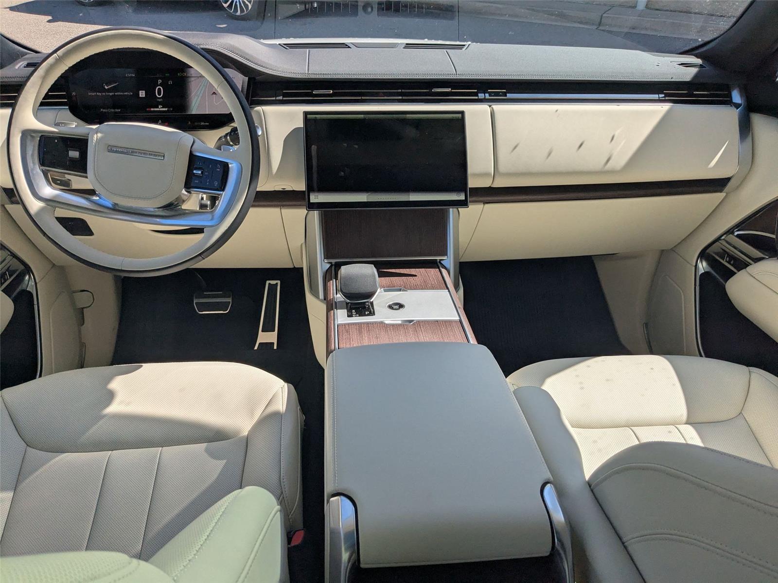 2025 Land Rover Range Rover SE photo 22