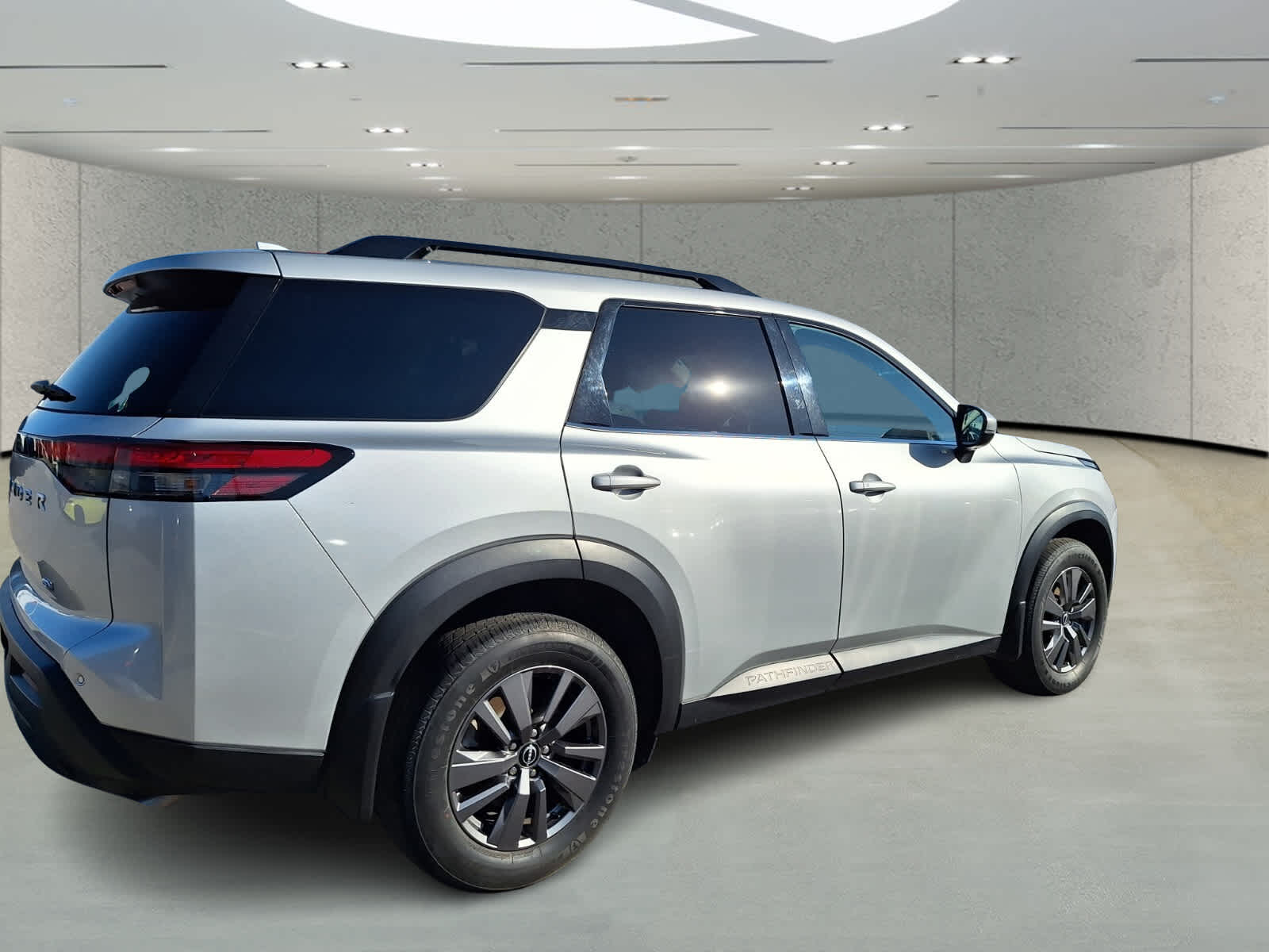 2024 Nissan Pathfinder SV photo 5