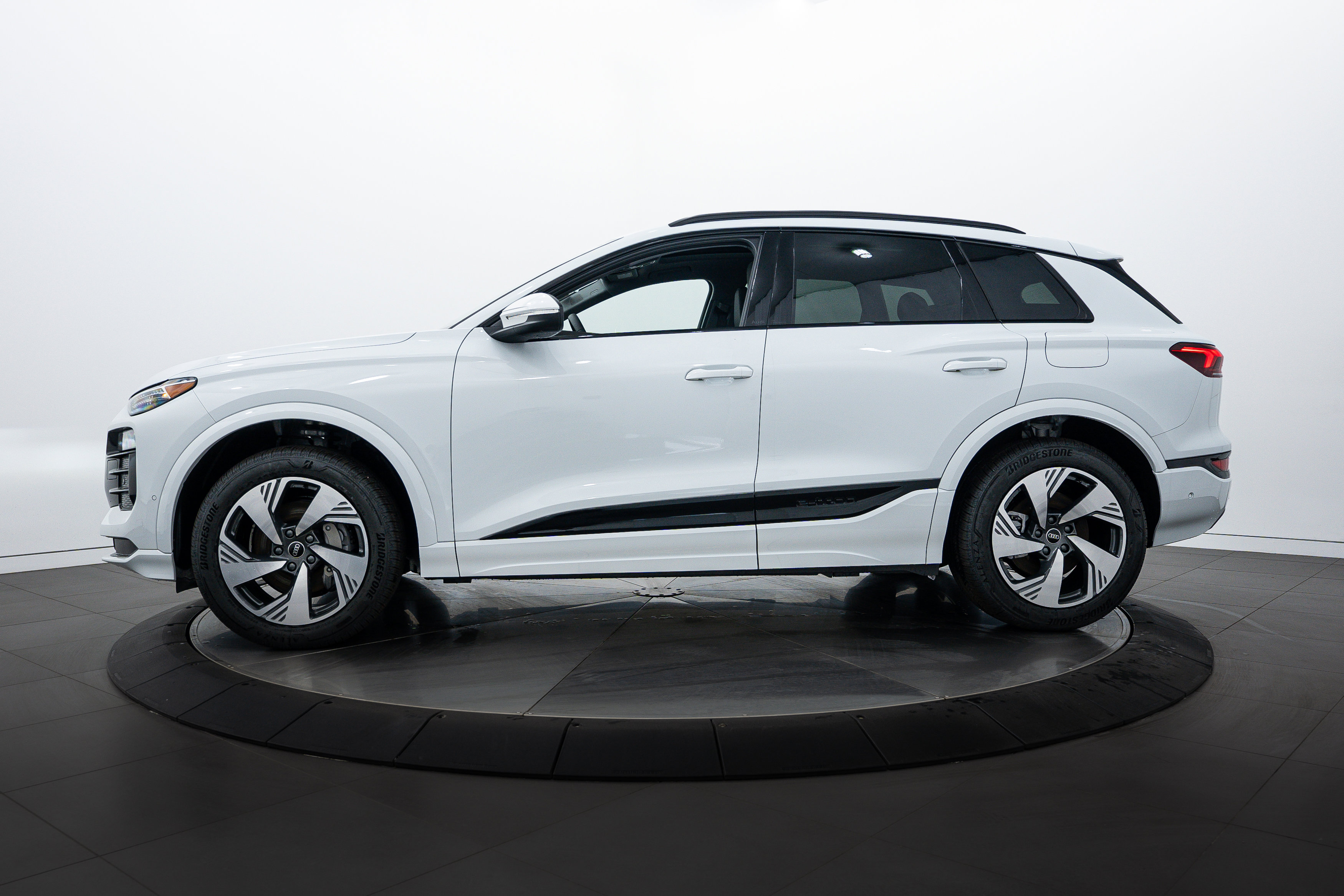 2025 Audi Q6 E-tron Premium Plus photo 7