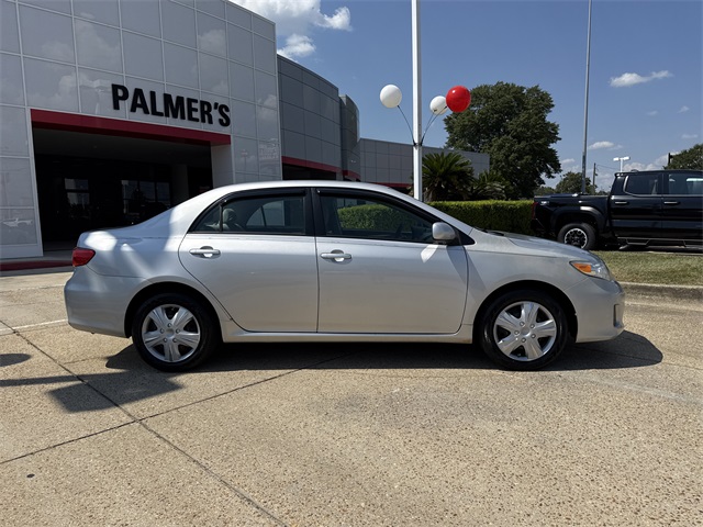 2012 Toyota Corolla LE photo 2