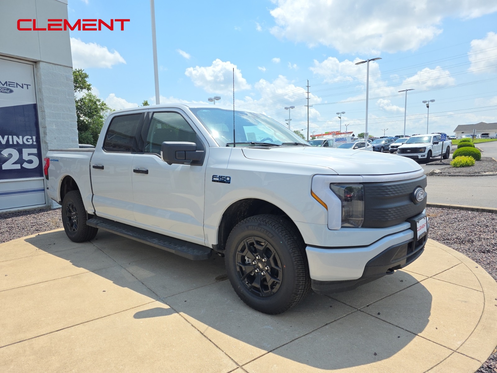 2025 Ford F-150 Lightning XLT photo 3