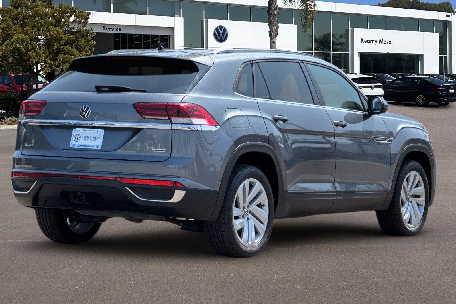 2022 Volkswagen Atlas Cross Sport V6 SE Technology photo 4