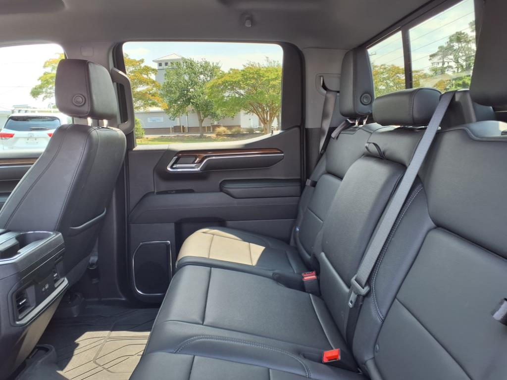 2024 Chevrolet Silverado 1500 RST photo 9