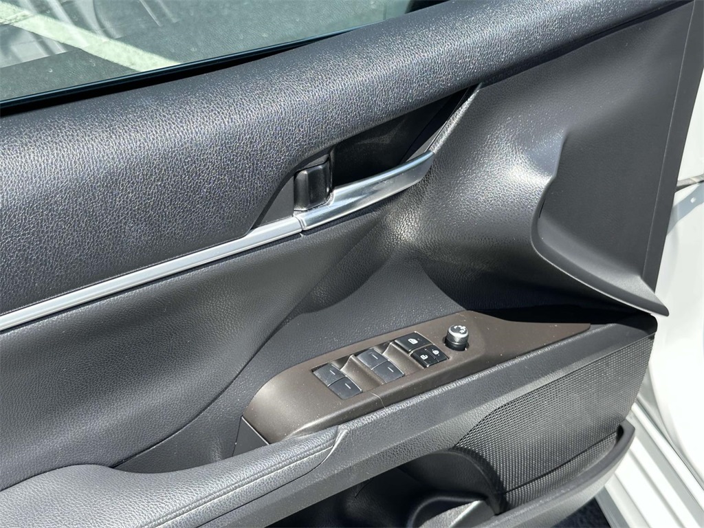 2023 Toyota Camry XSE photo 17