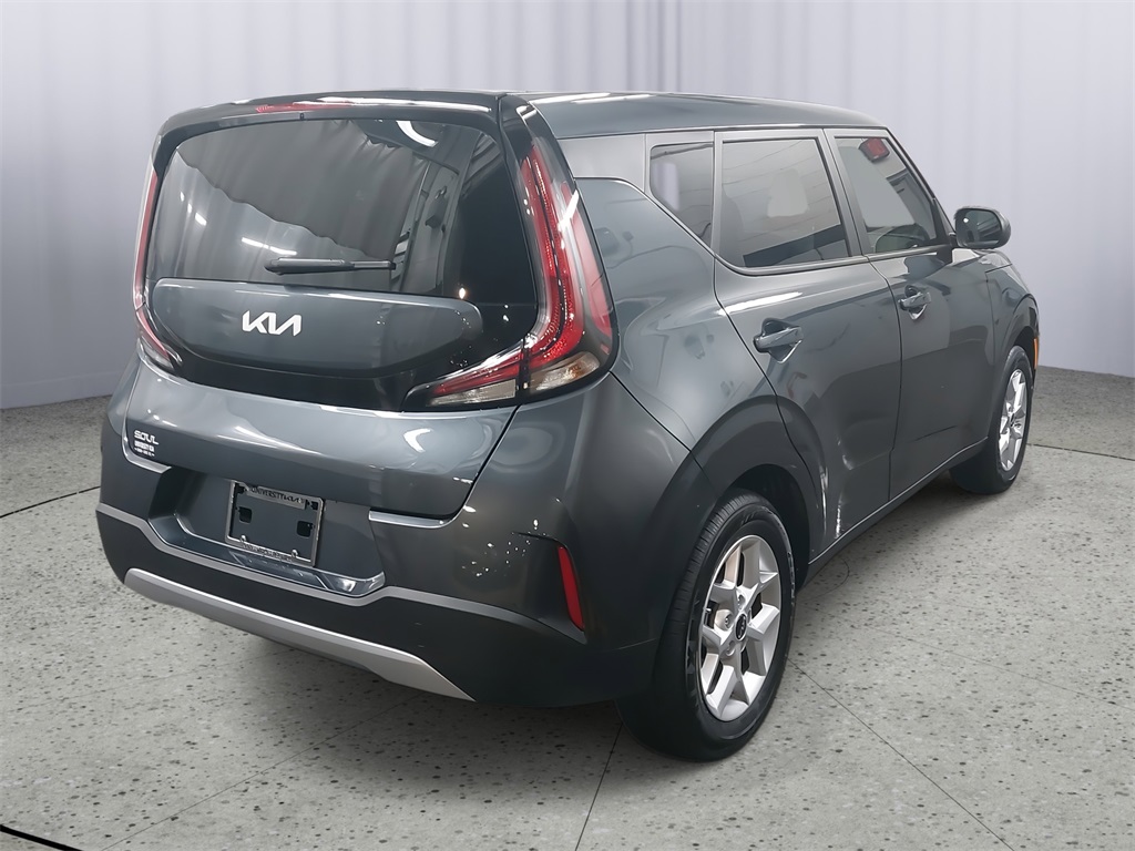 2025 Kia Soul LX photo 3