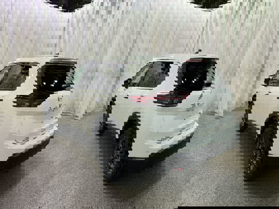 2026 Nissan Rogue S photo 4