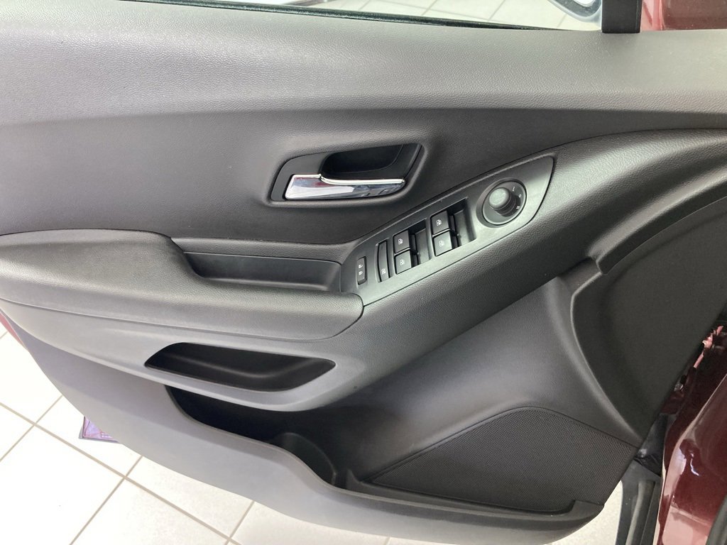 2017 Chevrolet Trax LT photo 11
