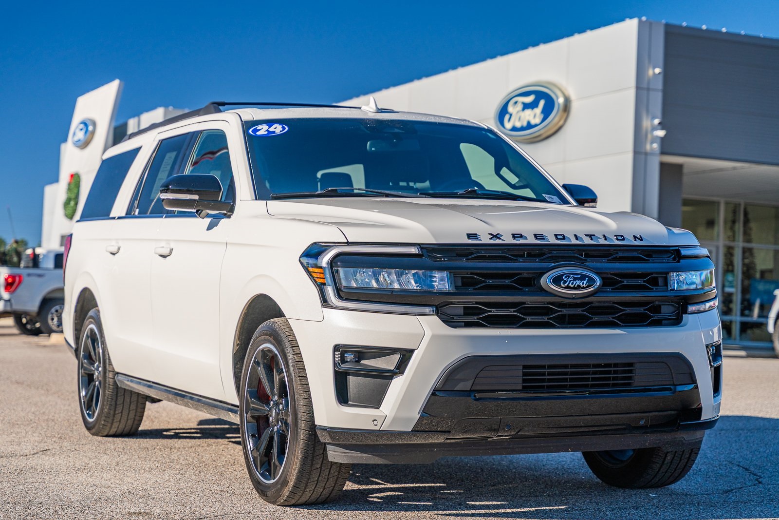 2024 Ford Expedition Limited's photo