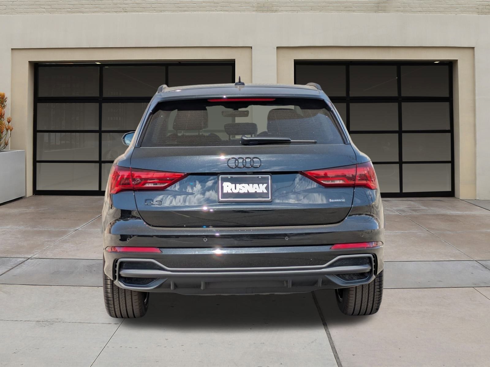 2025 Audi Q3 S line Premium Plus photo 3