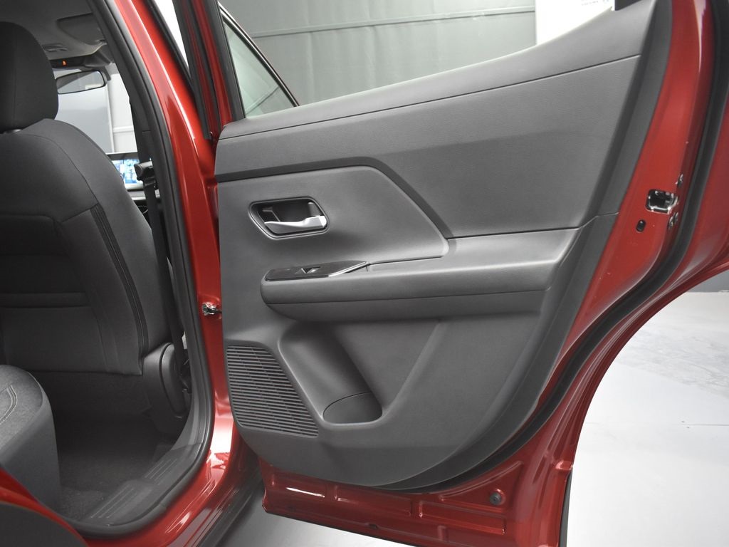 2026 Nissan Kicks SV photo 18