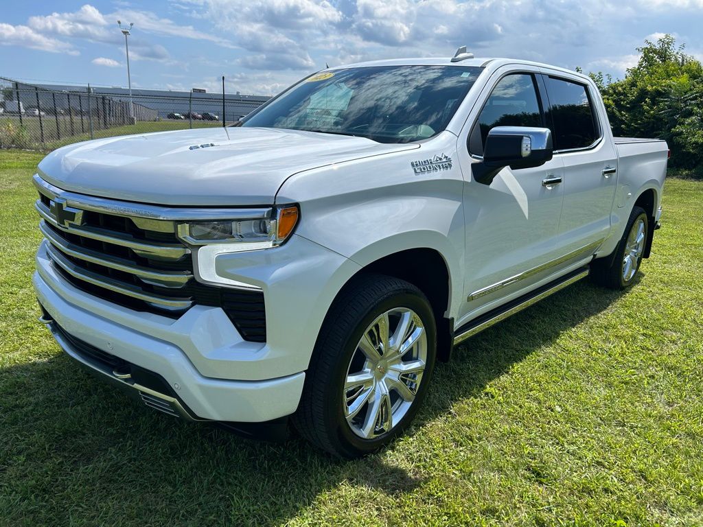 2023 Chevrolet Silverado 1500 High Country photo 9