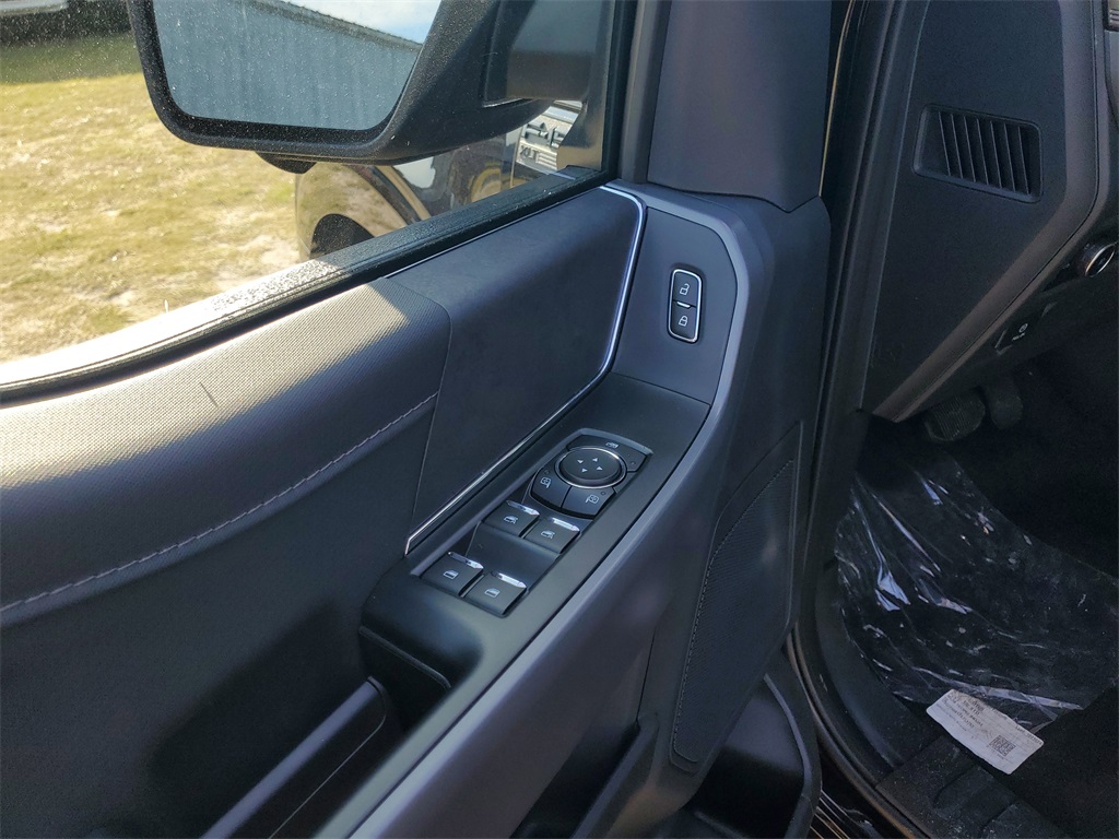 2025 Ford F-150 XLT photo 6