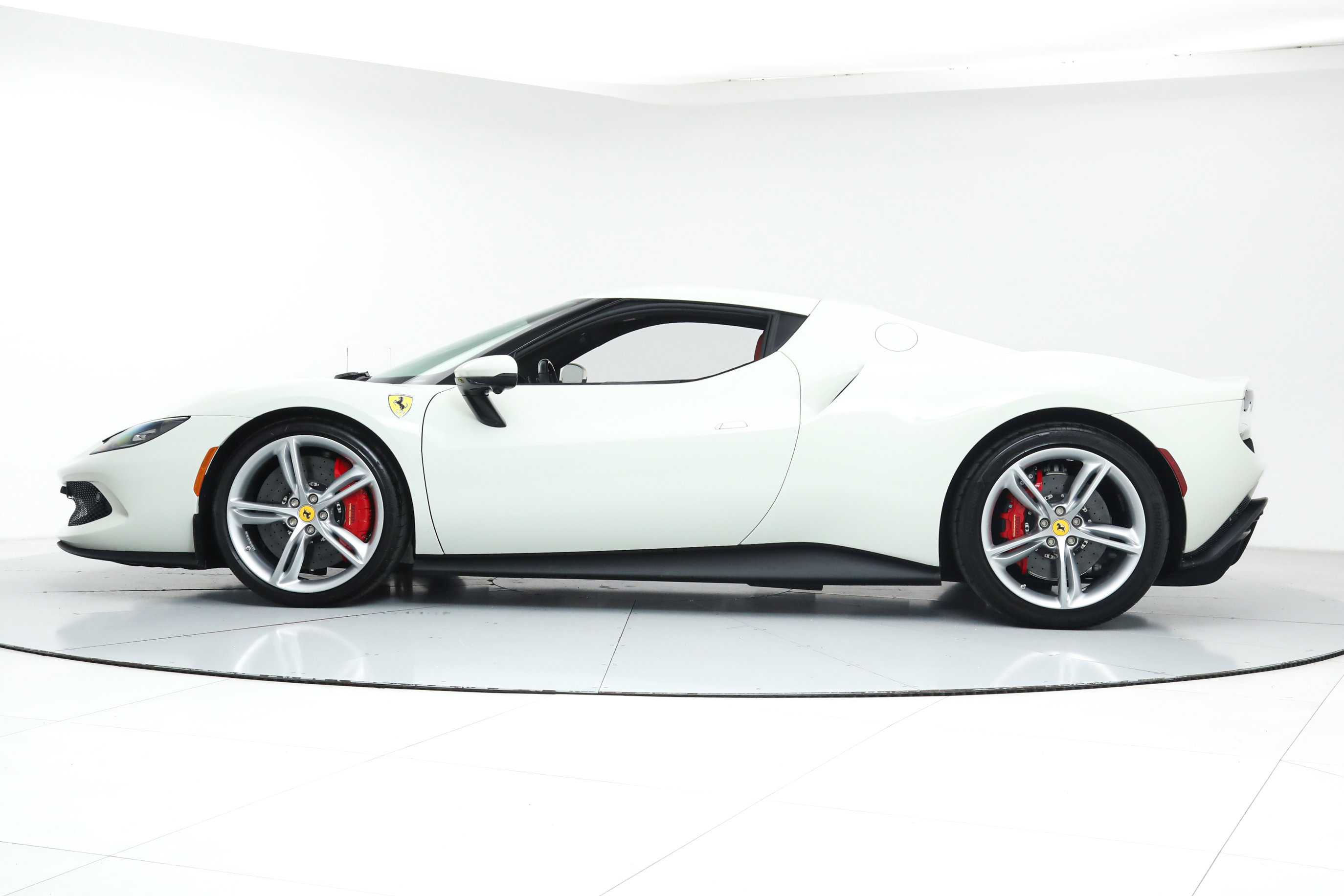 2025 Ferrari 296 GTB photo 4