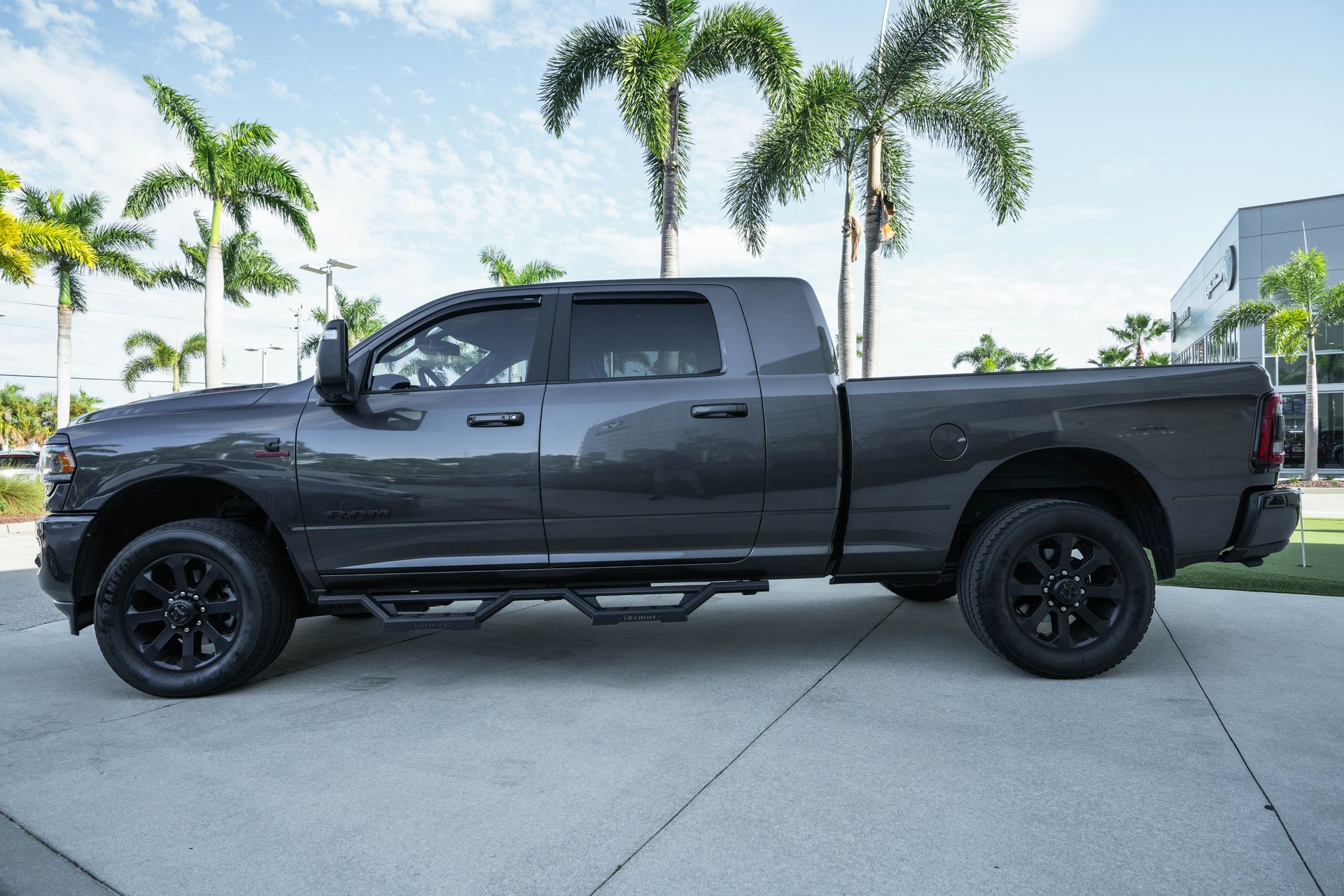 2024 Ram 3500 Laramie photo 4