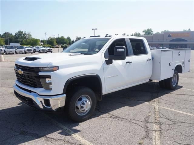 2024 Chevrolet Silverado 3500 Chassis Cab Work Truck's photo