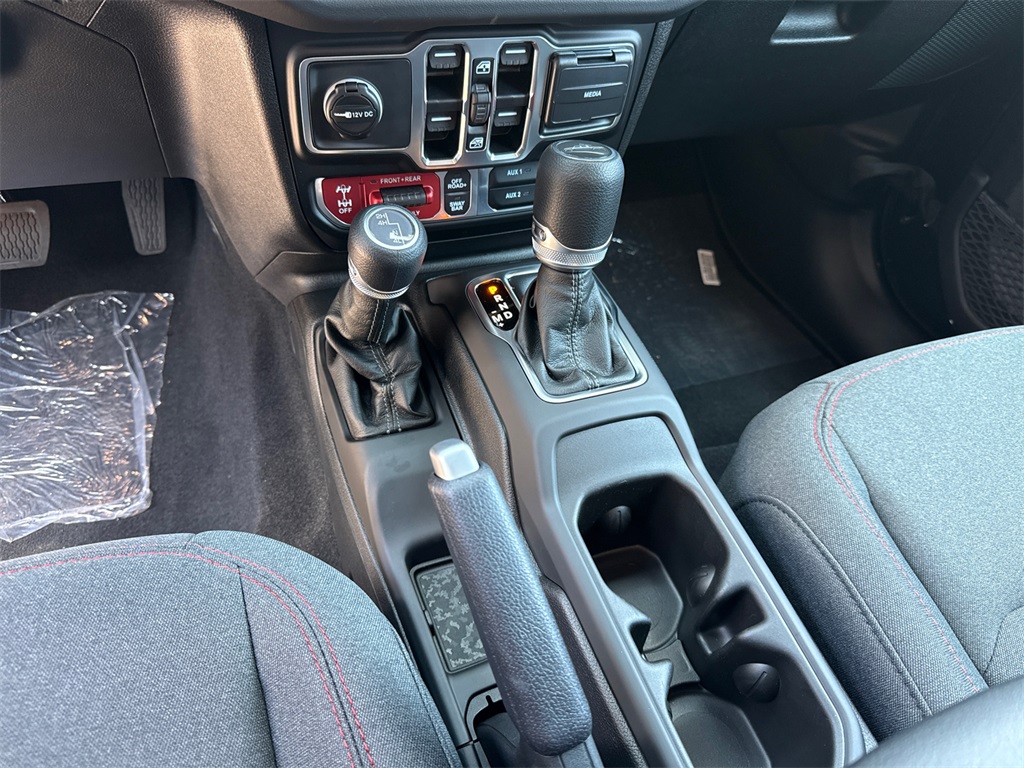 2025 Jeep Gladiator Rubicon photo 27