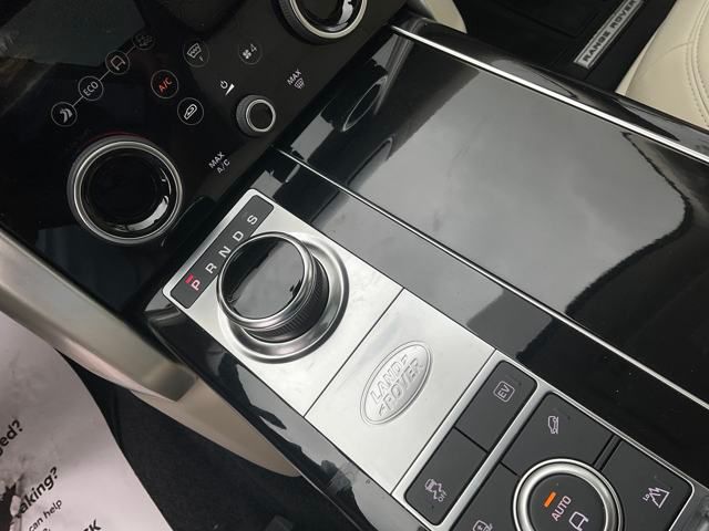 2020 Land Rover Range Rover HSE photo 17