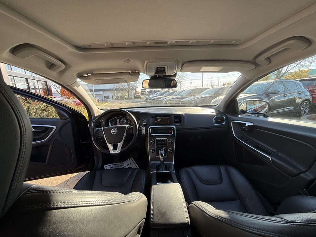 2014 Volvo S60 T5 photo 2