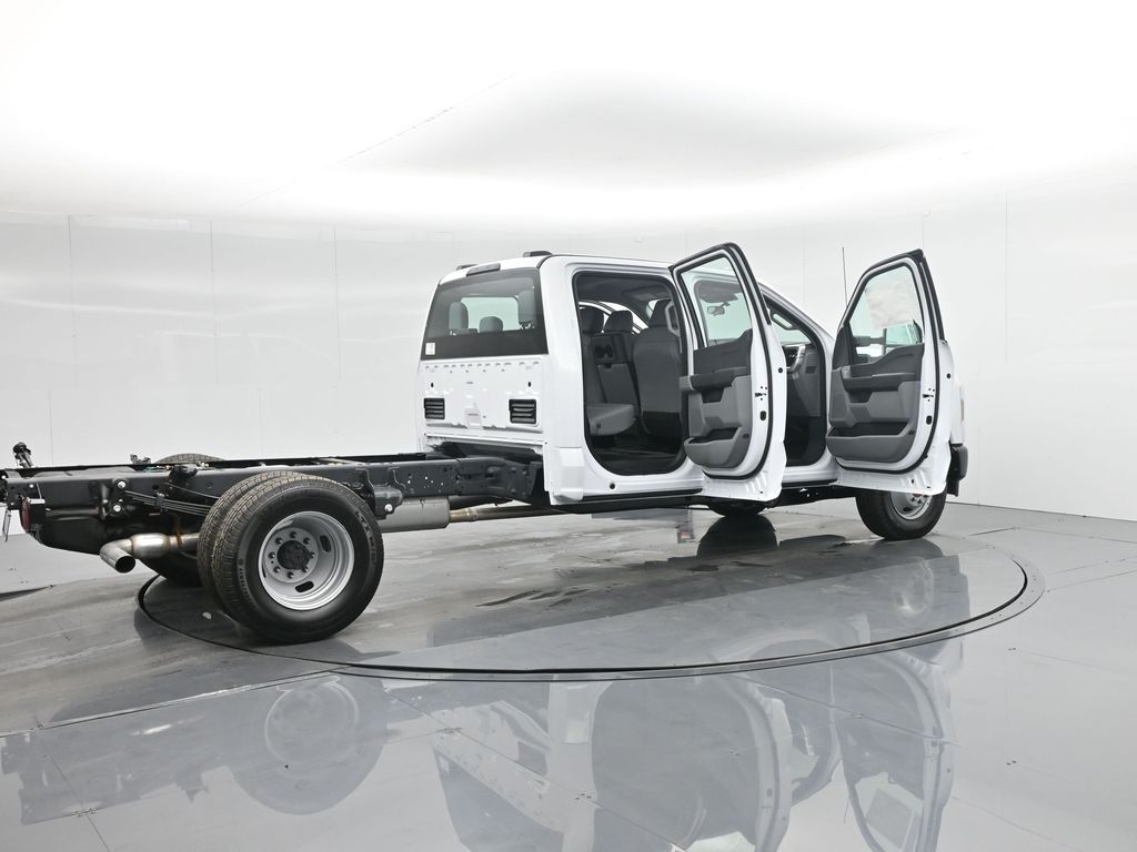 2025 Ford F-350 Super Duty XL