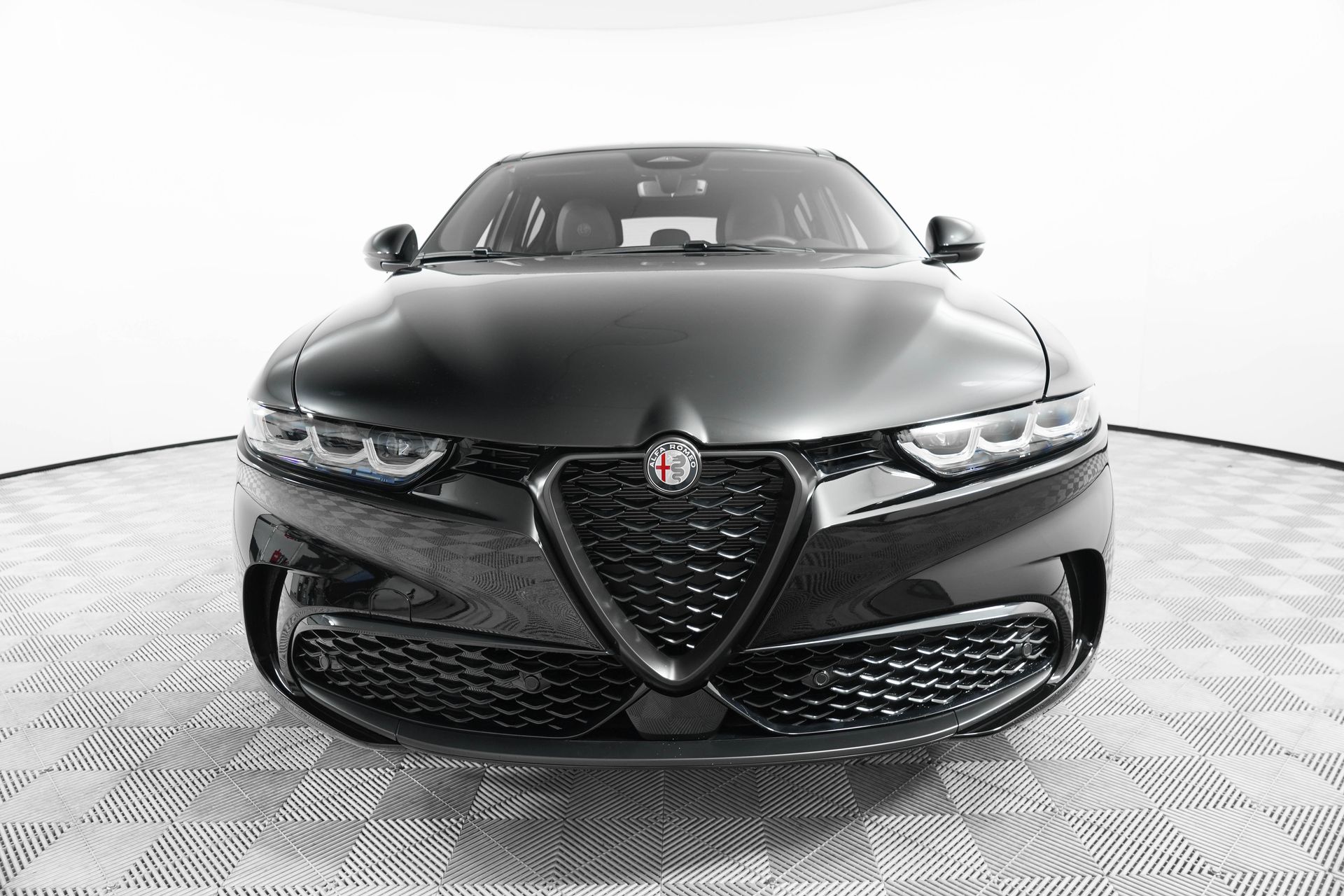 2025 Alfa Romeo Tonale photo 2