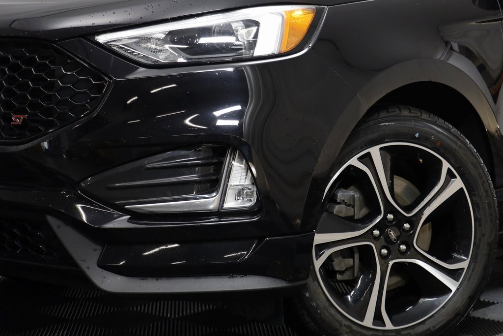 2022 Ford Edge ST photo 3