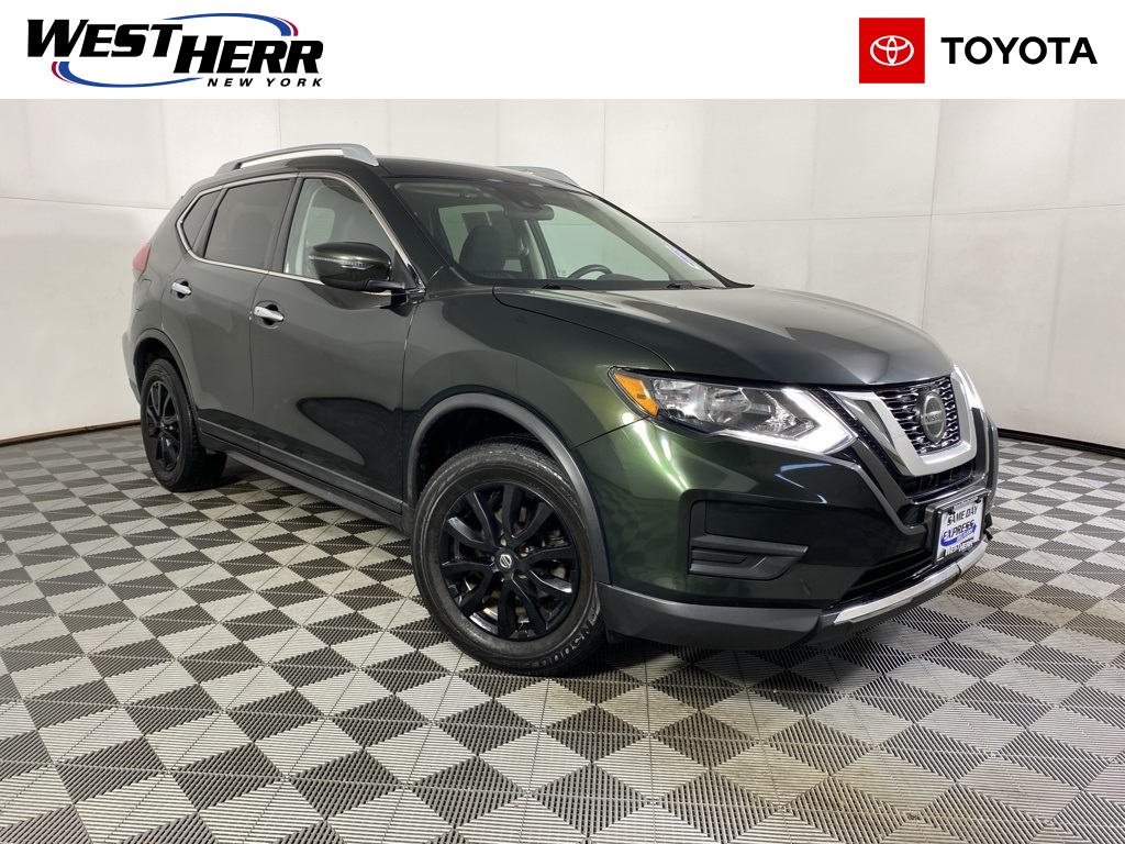 2020 Nissan Rogue SV's photo