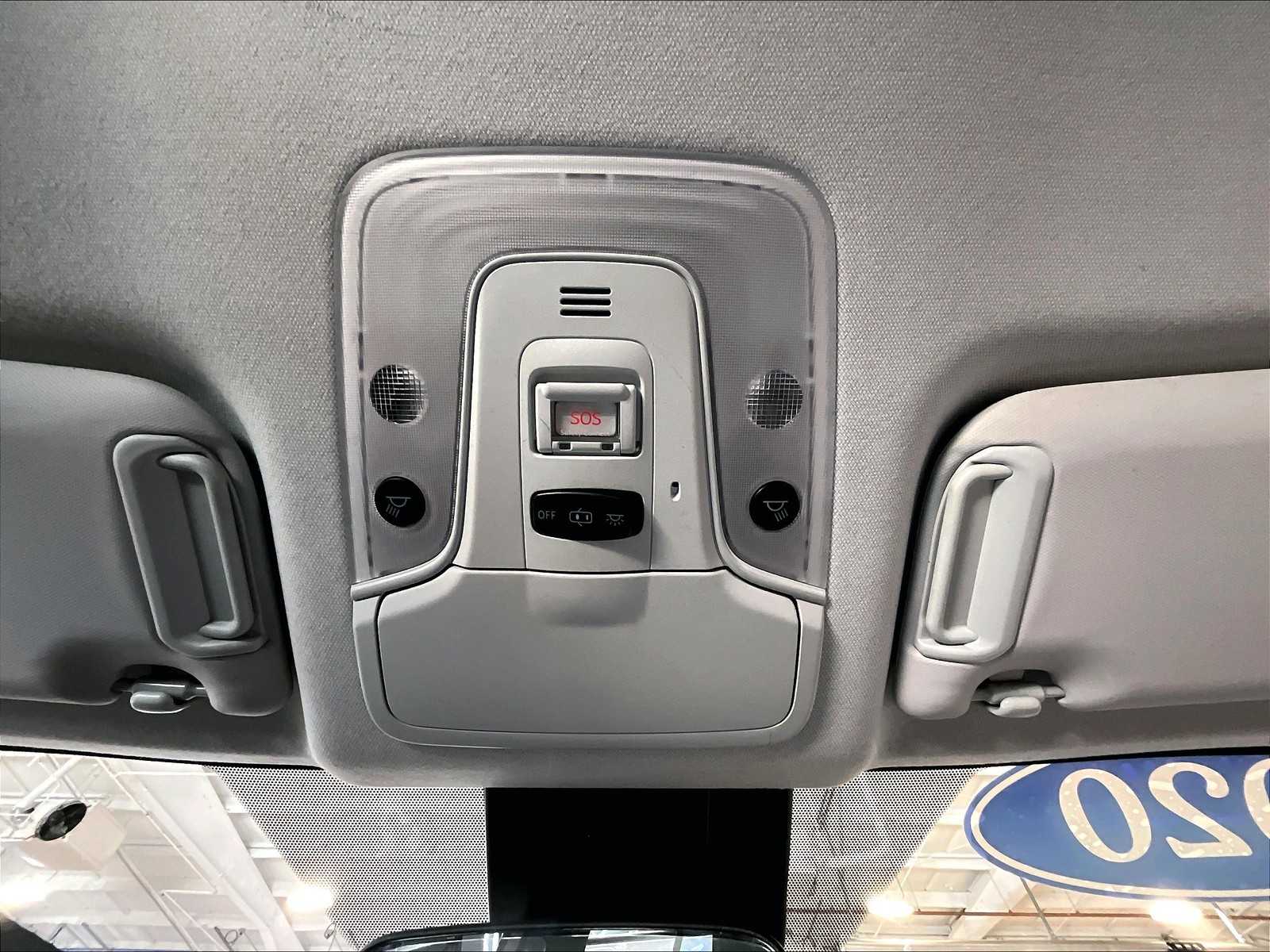 2020 Toyota Prius Prime XLE photo 21