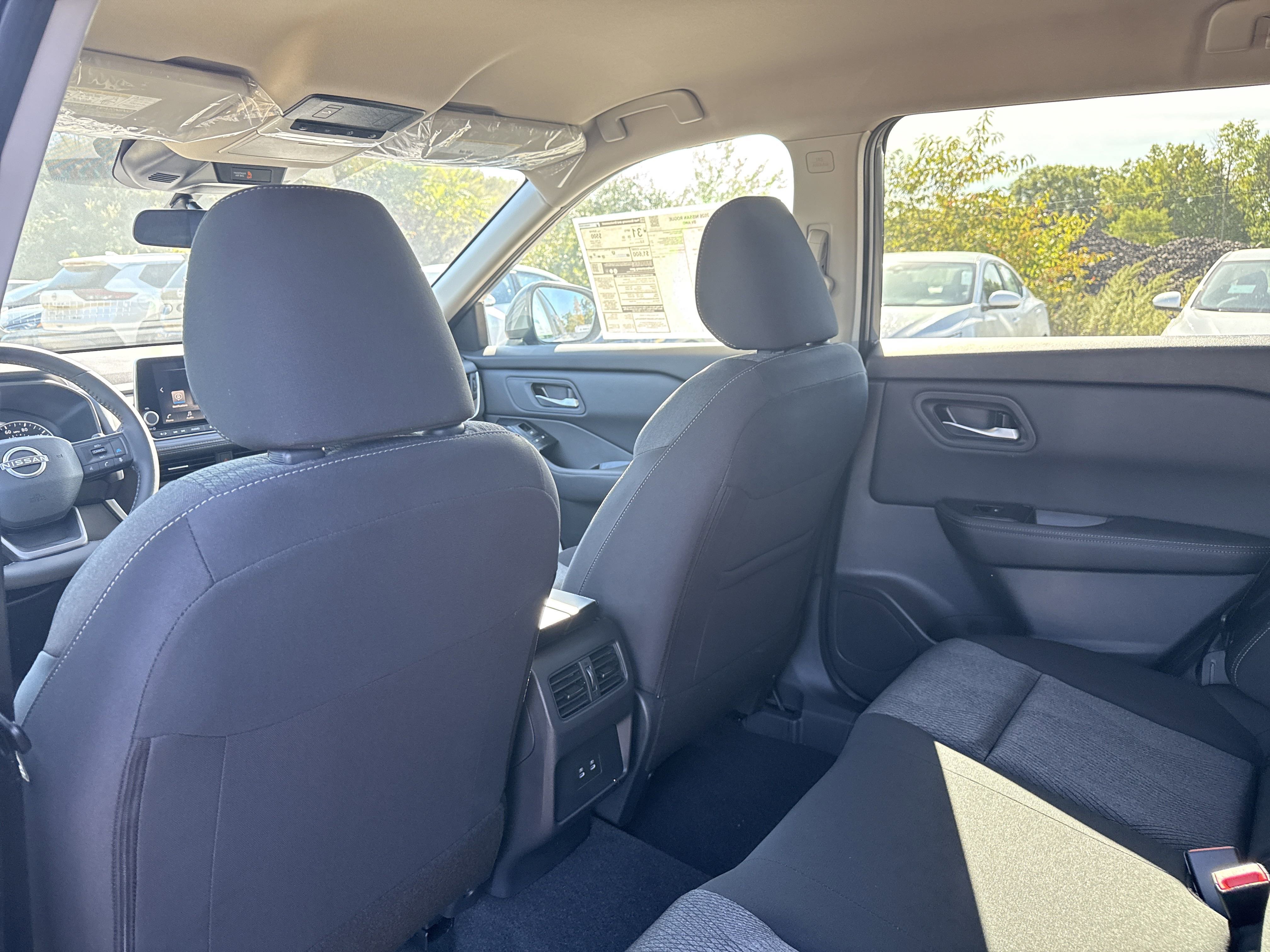 2026 Nissan Rogue SV photo 5