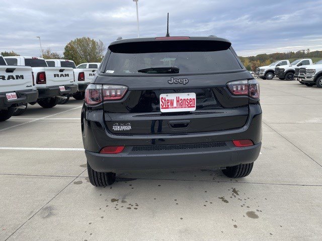 2026 Jeep Compass Limited Altitude photo 2