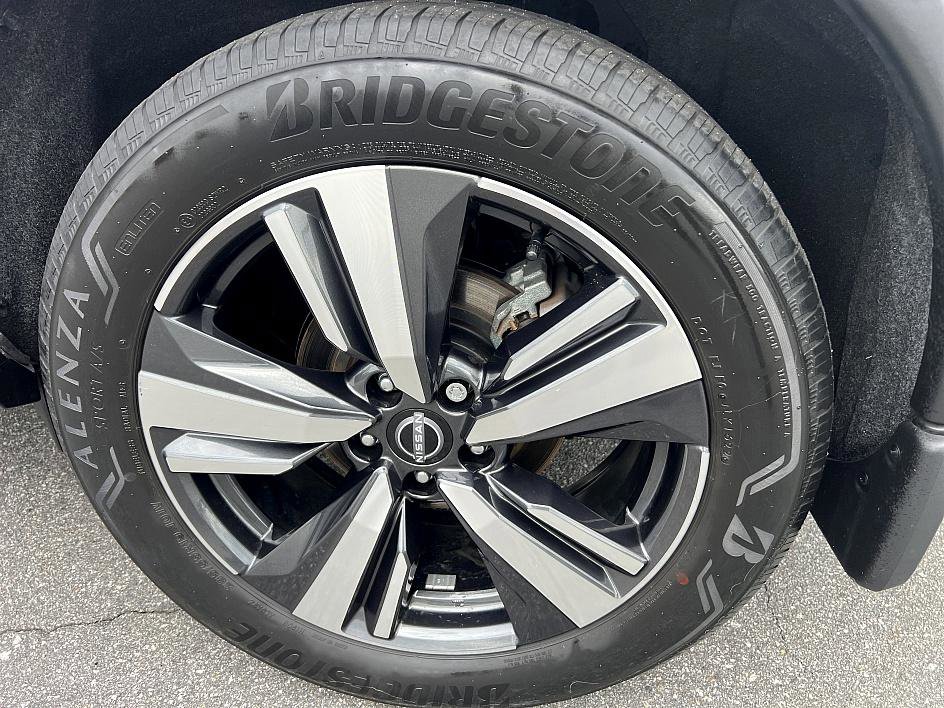 2022 Nissan Rogue Platinum photo 10