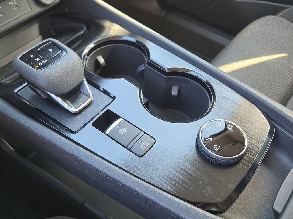 2026 Nissan Rogue SV photo 24