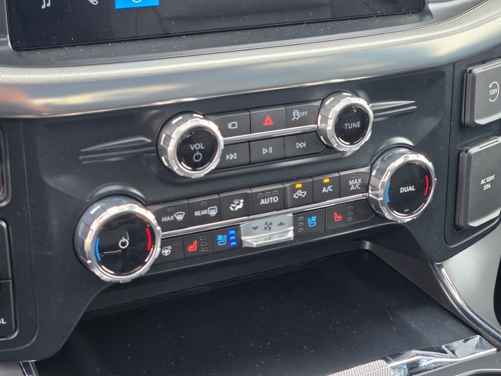 2025 Ford F-150 Lariat photo 29