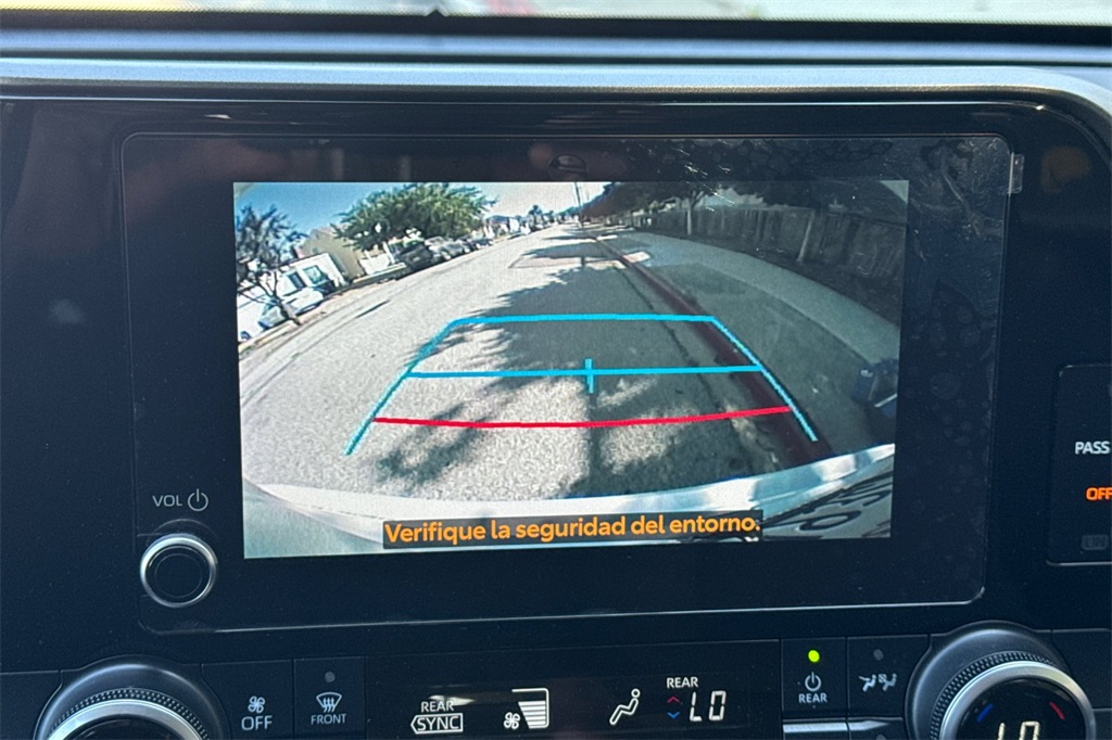 2024 Toyota Highlander LE photo 19