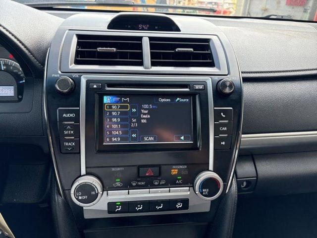 2012 Toyota Camry XLE photo 11