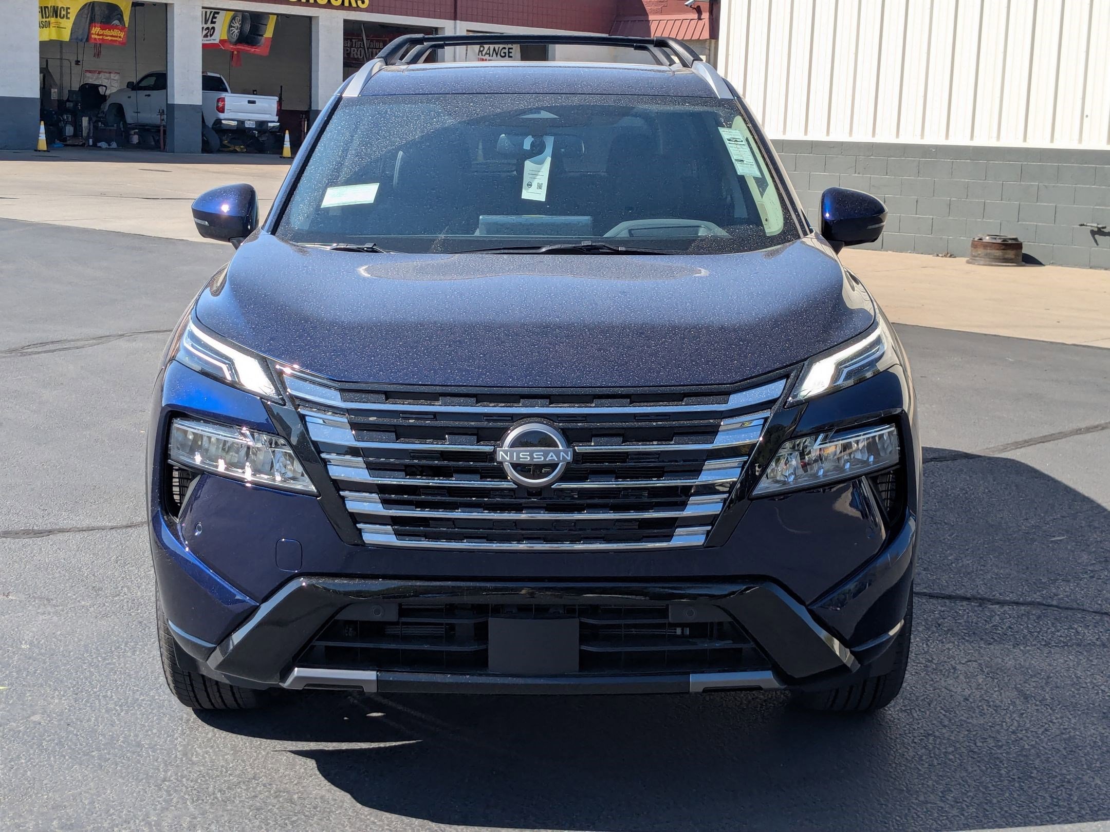 2026 Nissan Rogue Platinum photo 2