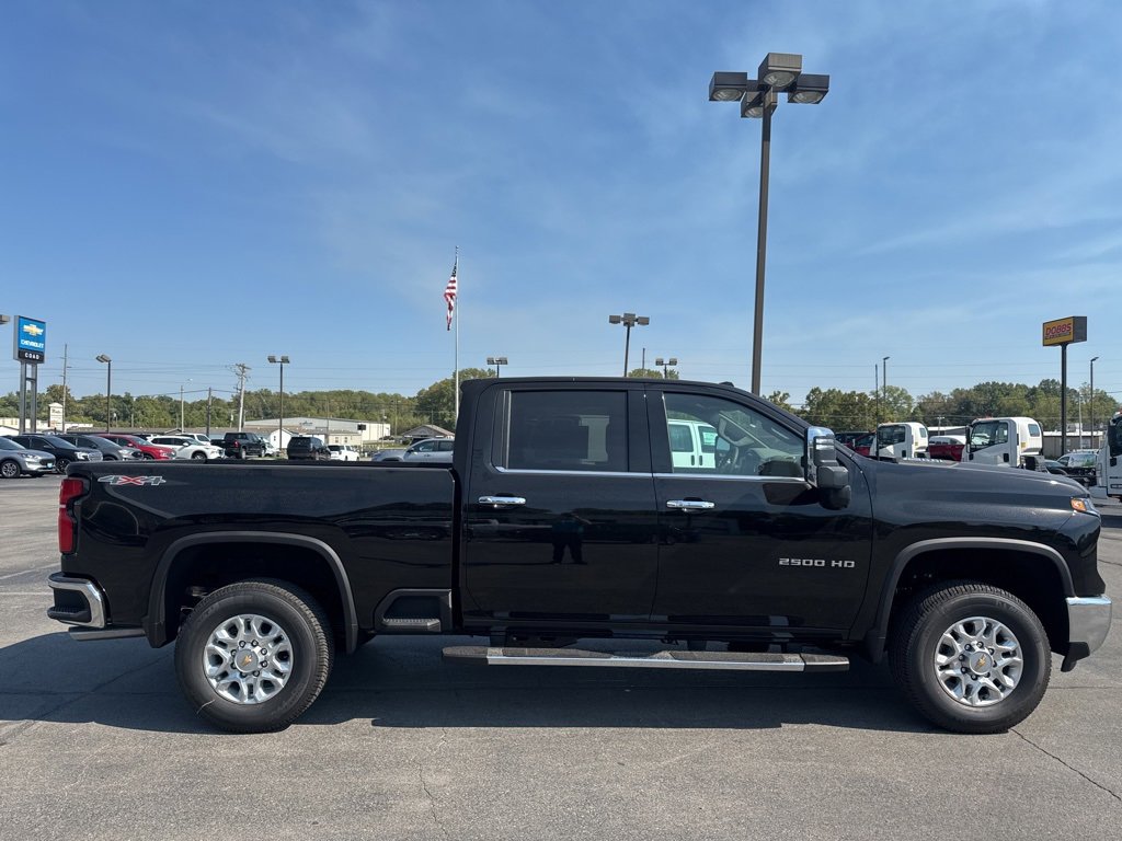2026 Chevrolet Silverado 2500HD LTZ photo 2