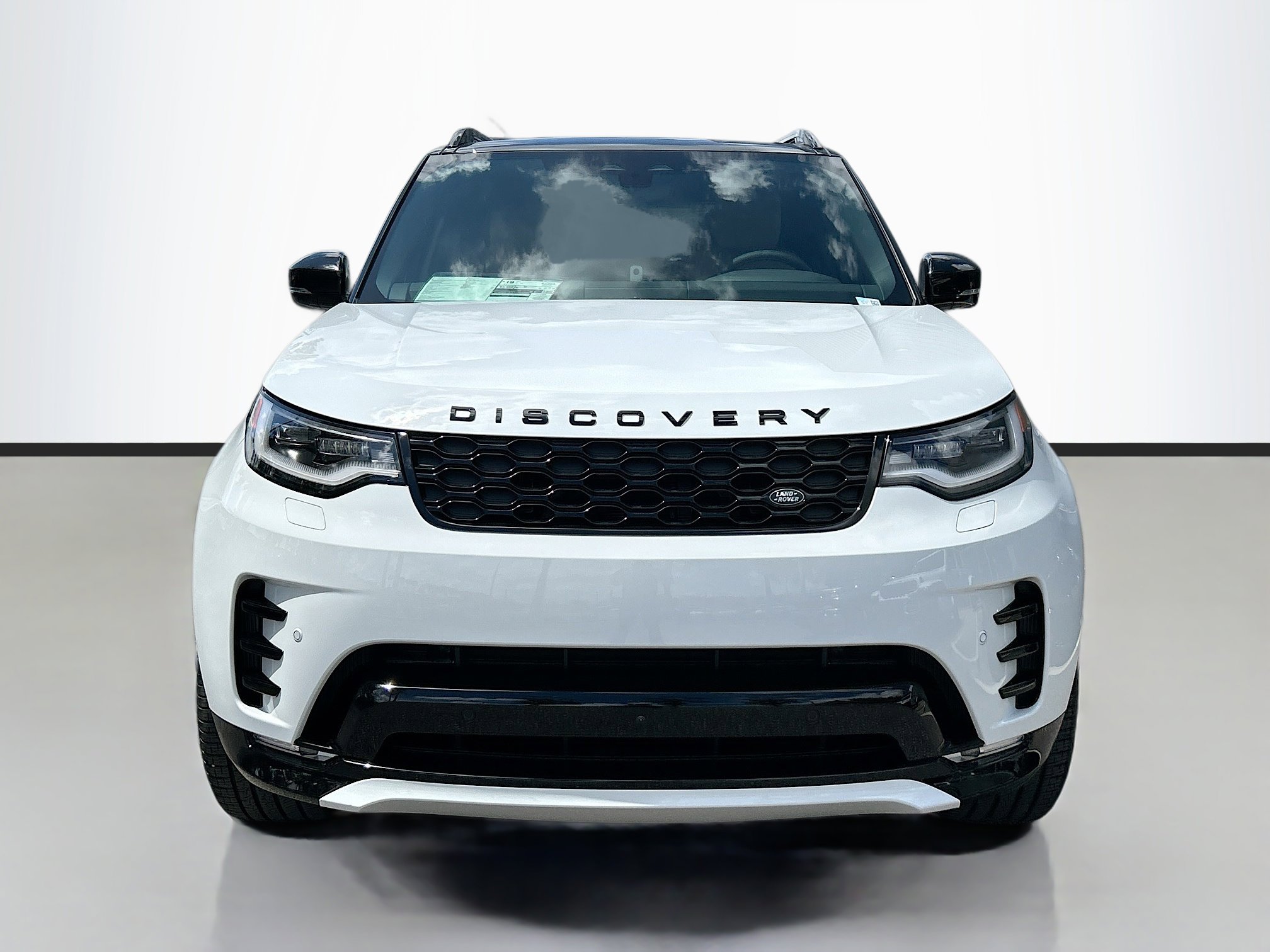 2025 Land Rover Discovery SE photo 2