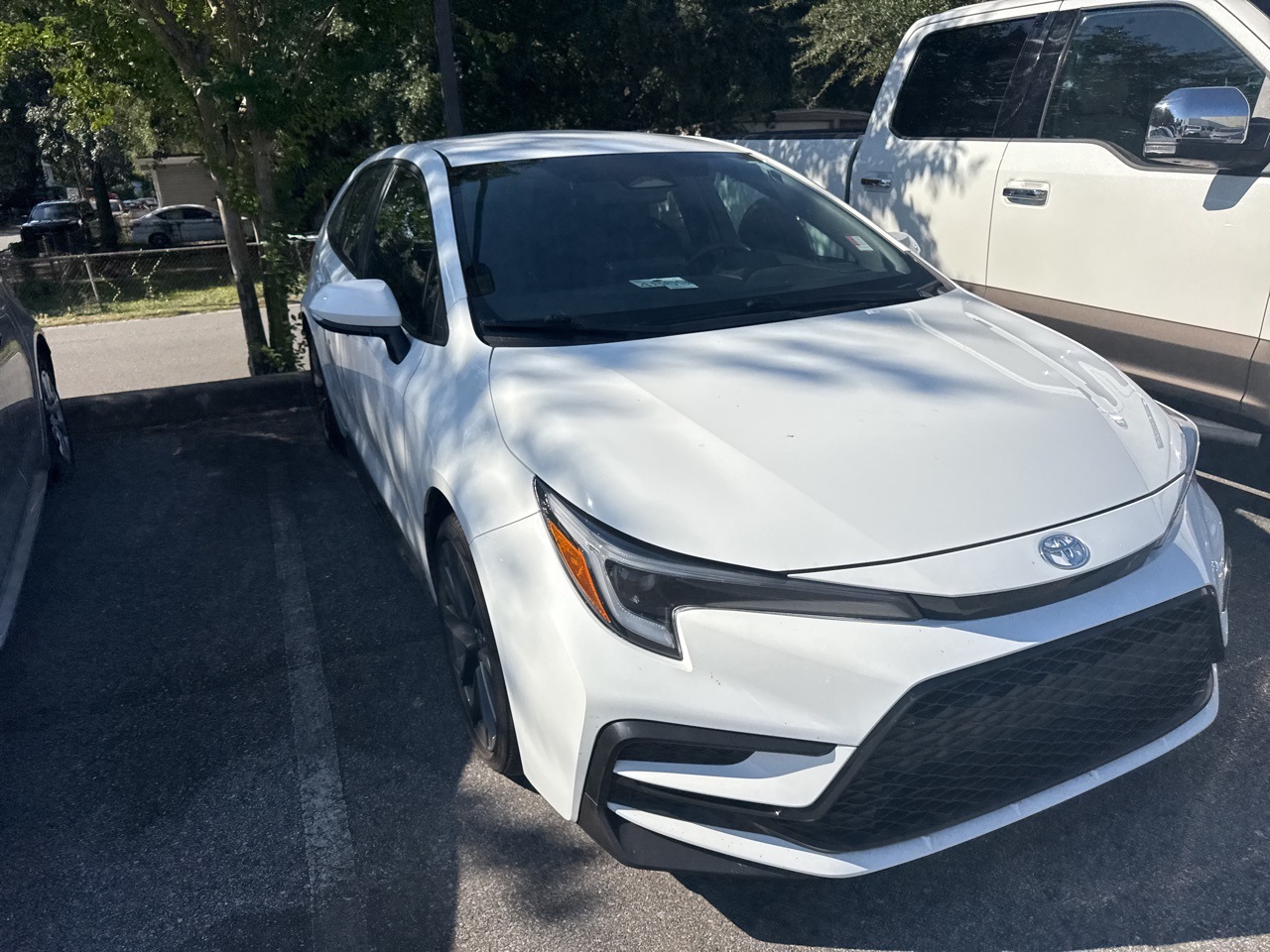 2024 Toyota Corolla SE photo 3