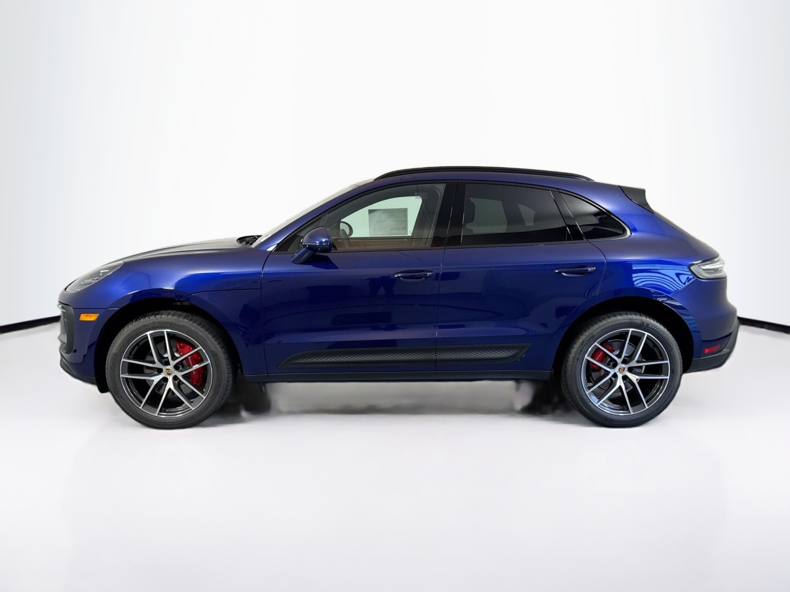 2025 Porsche Macan S photo 2