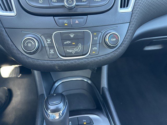 2020 Chevrolet Malibu LS photo 11