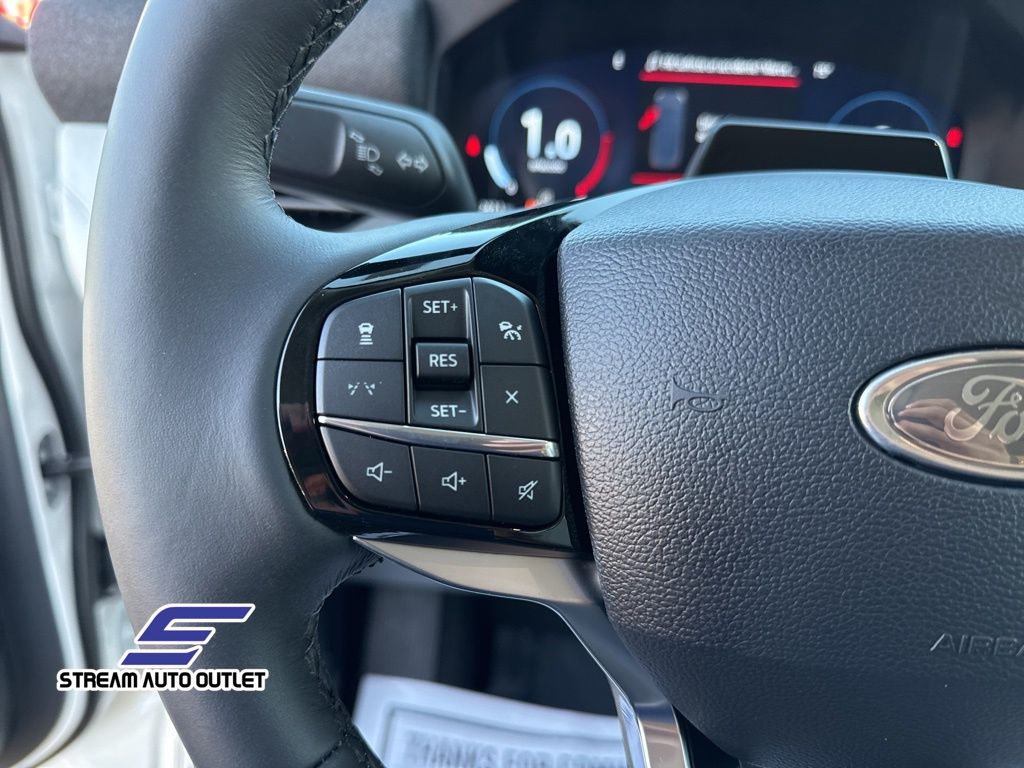 2025 Ford Explorer Platinum photo 12