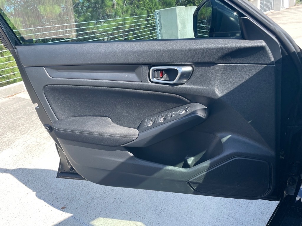 2024 Honda Civic Hatchback LX photo 11