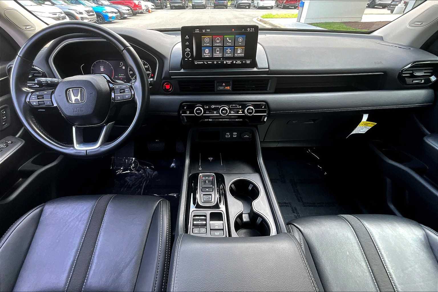 2023 Honda Pilot Touring photo 12